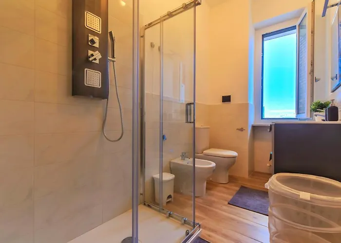 Bright & Lovely Flat M1 Carducci Molinette 250m Apartament *