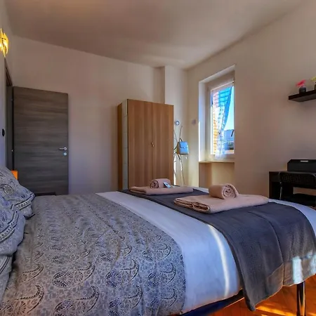 Bright & Lovely Flat M1 Carducci Molinette 250m Lägenhet Turin