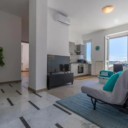 Lejlighed Bright & Lovely Flat M1 Carducci Molinette 250m *